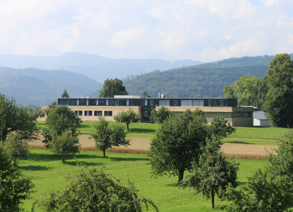 Nordfassade des Museums für Musikautomaten im Sommer