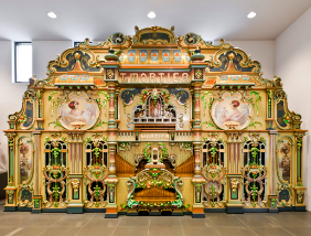 Mortier organ in the museum’s reception area