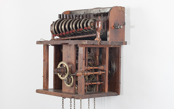 Wooden gear clock with carillon