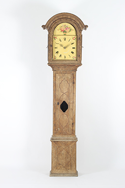 Long-case clock with mechanical organ