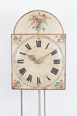 Horloge mécanique en bois avec carillon, vue de l'intérieur