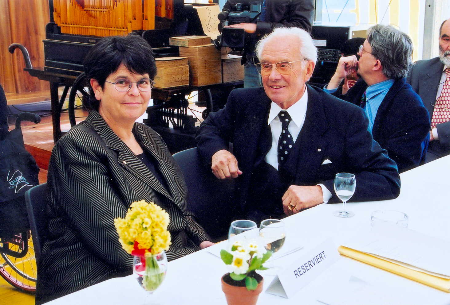 Eröffnung 2000 - Ruth Dreifuss mit Heinrich Weiss